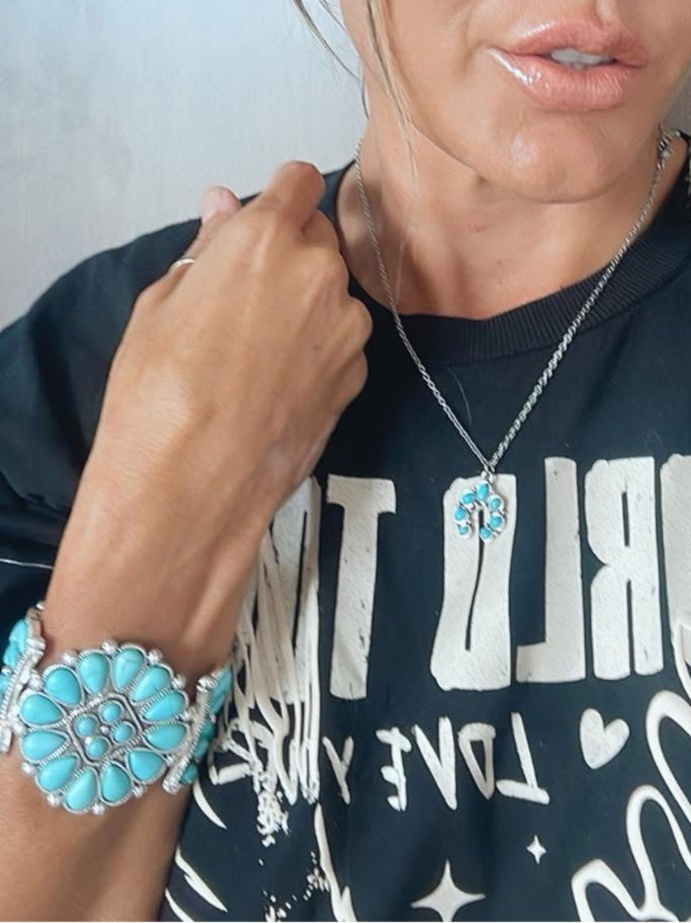 Plunder Design Lucie Turquoise Color Pendant Stainless Steel Necklace Horseshoe - Picture 3 of 9